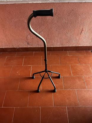 Imagem de Quadripé pirâmide de cabo curvo